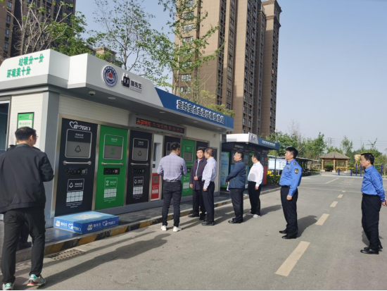 華展貓先生，智能垃圾分類設(shè)備廠家，定時(shí)定點(diǎn)生活垃圾投放點(diǎn)