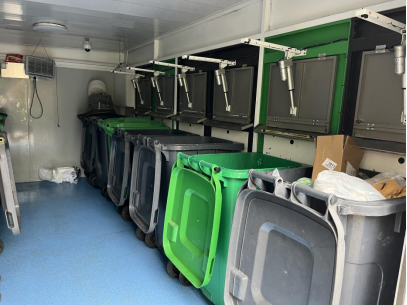 貓先生智能垃圾房，垃圾分類設(shè)備廠家，定時(shí)定點(diǎn)垃圾收集點(diǎn)建設(shè)